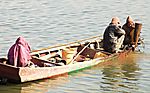 江上渔民
