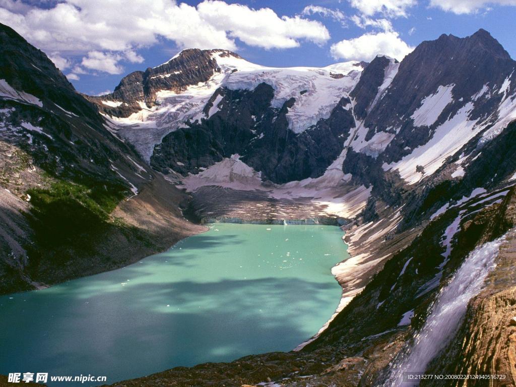 雪山綠湖