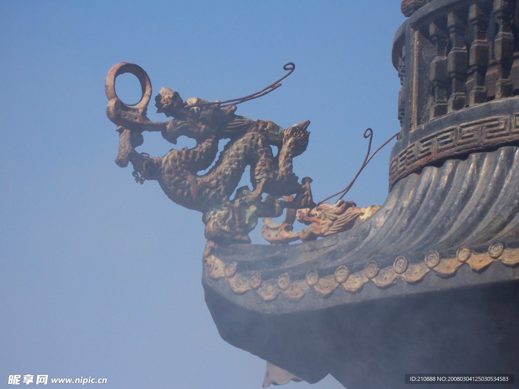 龍雕像