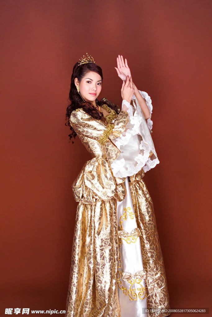 宮廷禮服