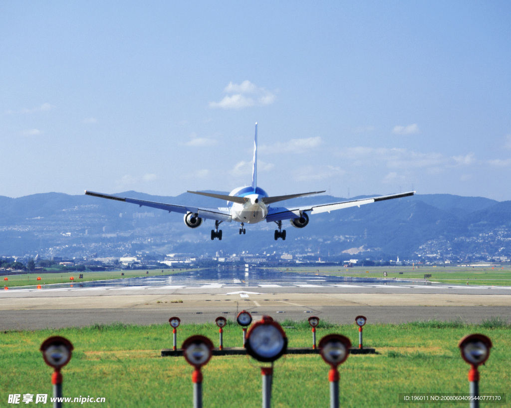 飛機機尾