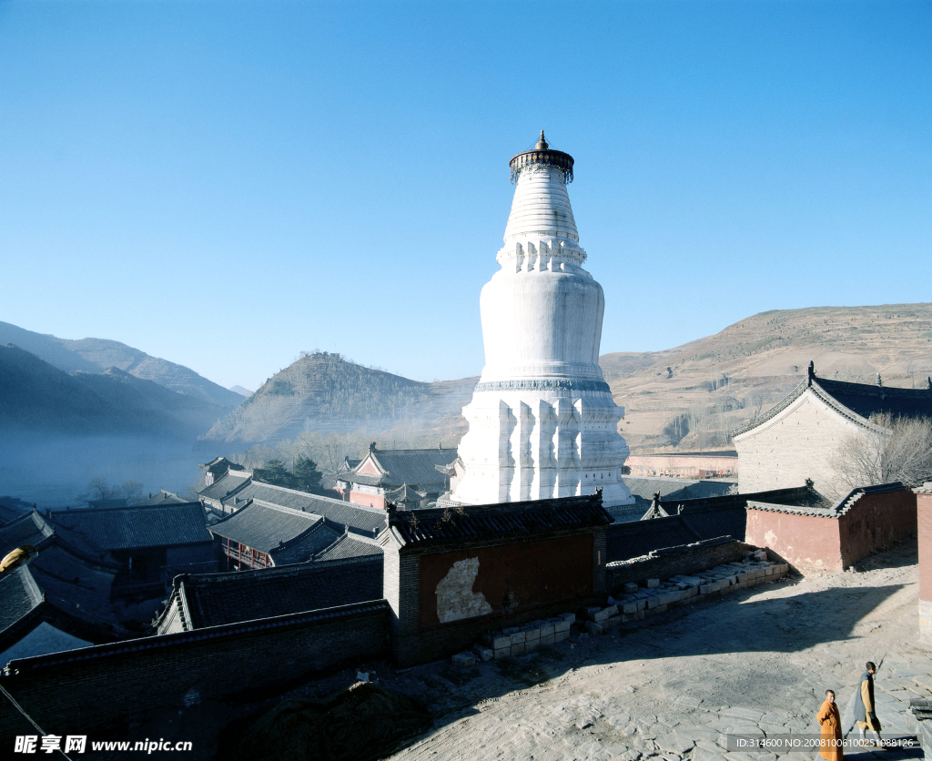 寺廟白塔建筑