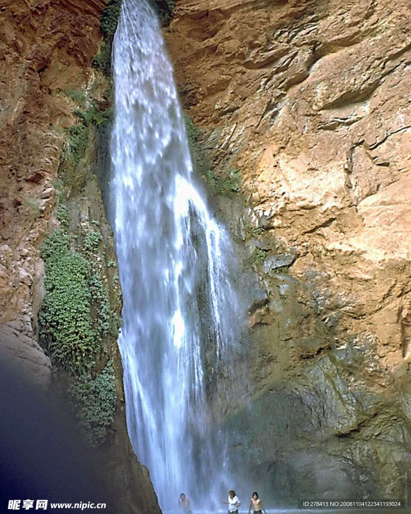 秀麗山水 瀑布美景 山澗溪流