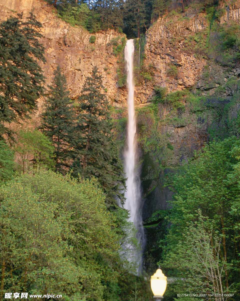 秀麗山水 瀑布美景 山澗溪流