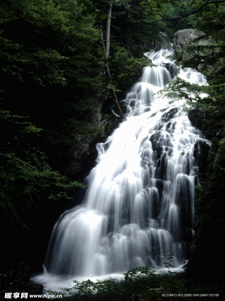 秀麗山水 瀑布美景 山澗溪流