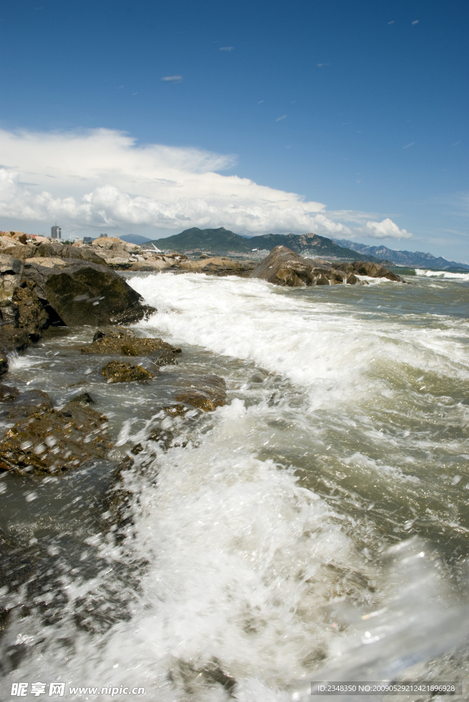 海浪 藍天 白云