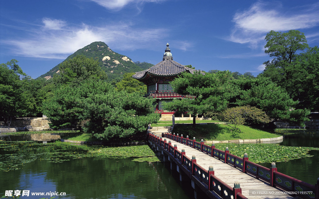 韓國(guó)景福宮的香遠(yuǎn)亭