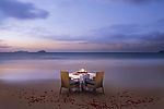 沙滩 大海 浪漫 餐桌