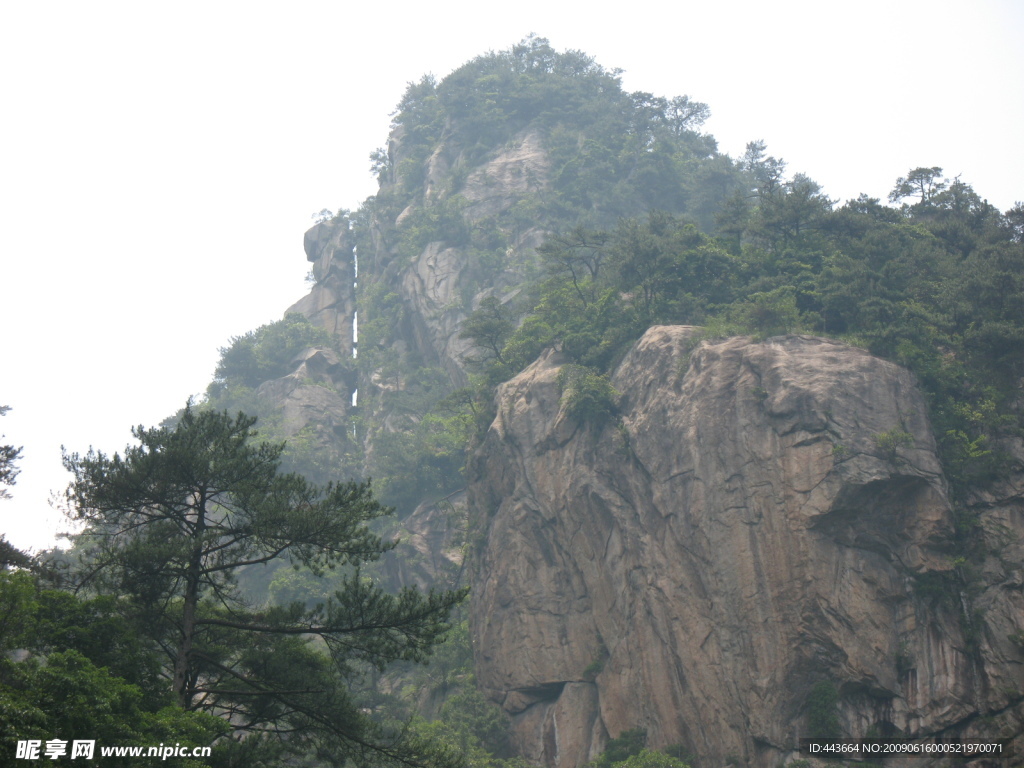 山峰一線天