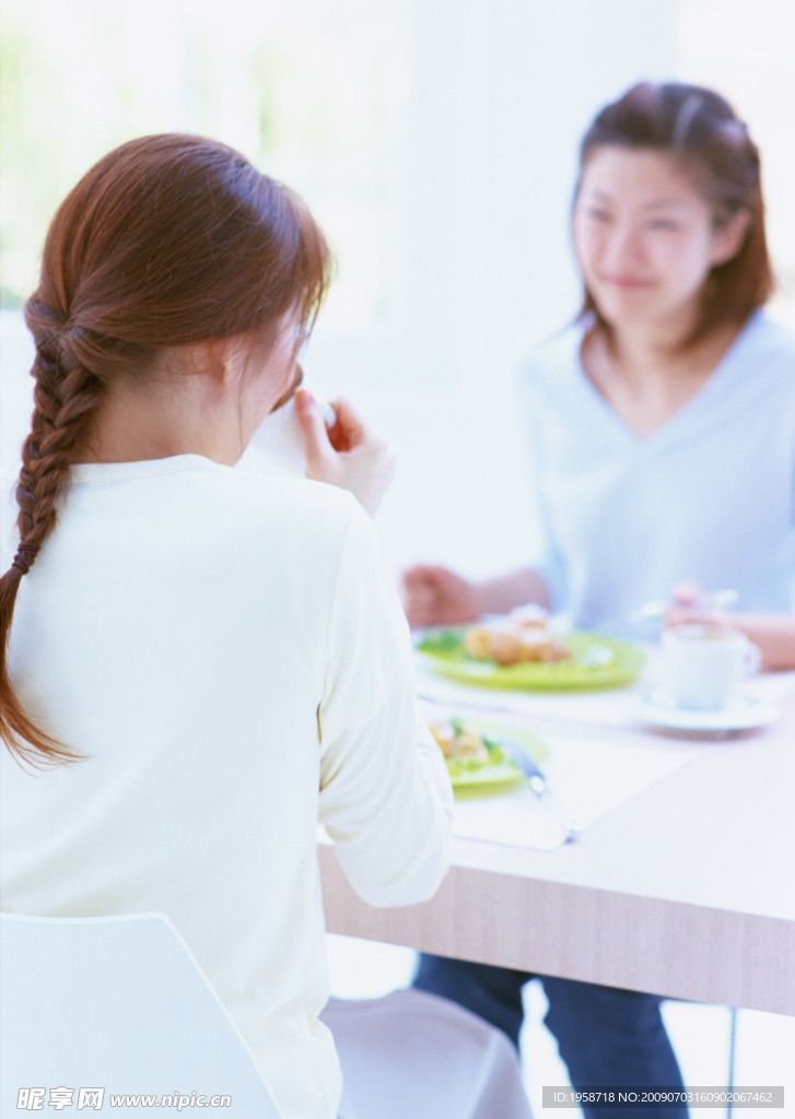 美女廚房美食