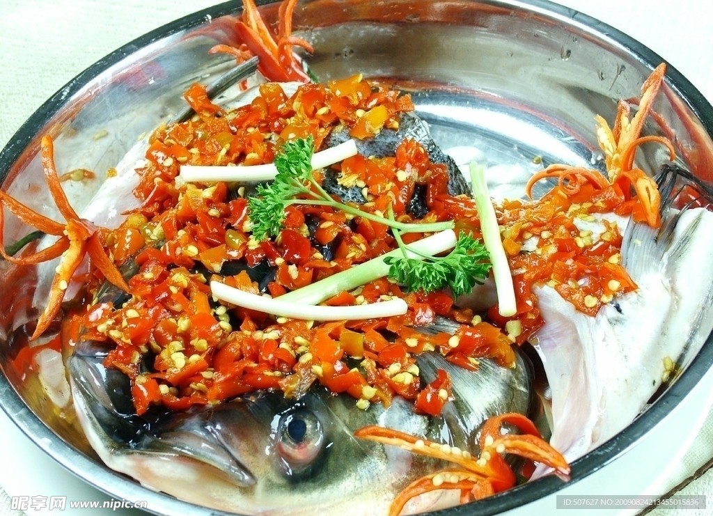 紅翻天蒸魚頭