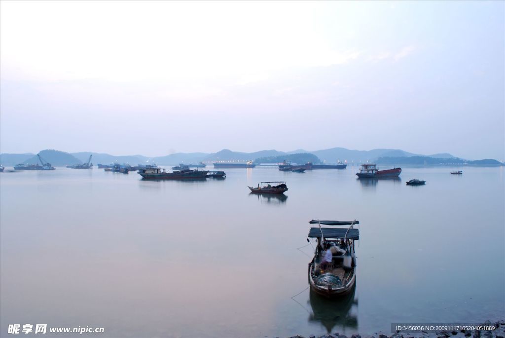 大海？漁村