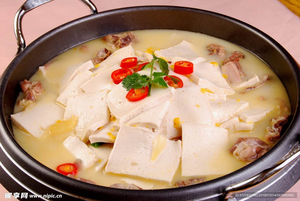 老雞燜豆腐