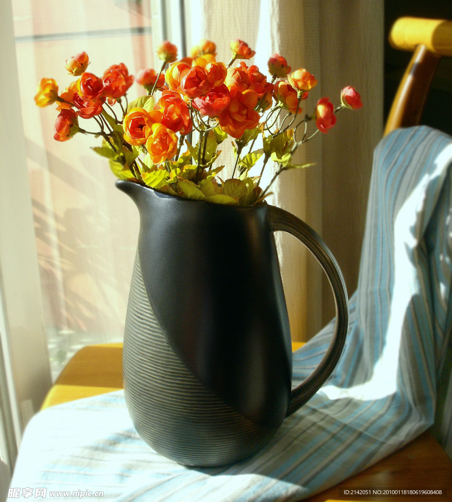 黑陶花瓶