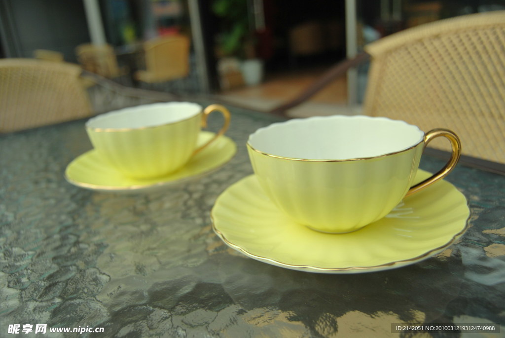 鹅黄骨瓷咖啡杯
