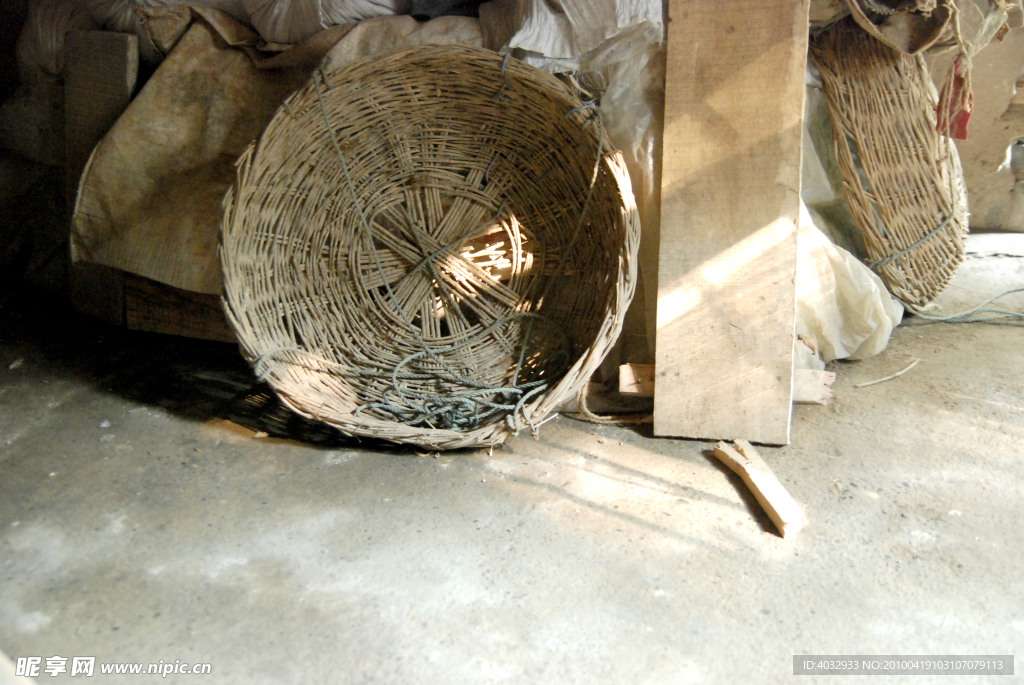 竹筐 木板