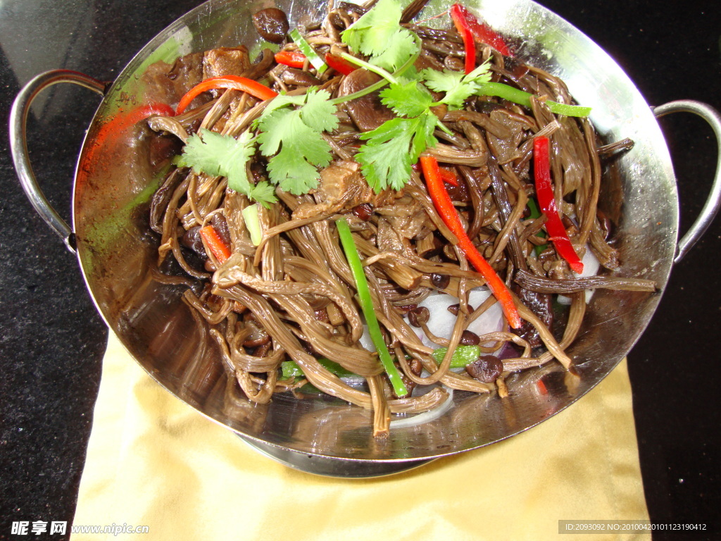 牛腩茶樹菇