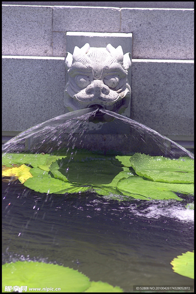 建築 石樓 石獅子 石牌 銅鈴 石柱