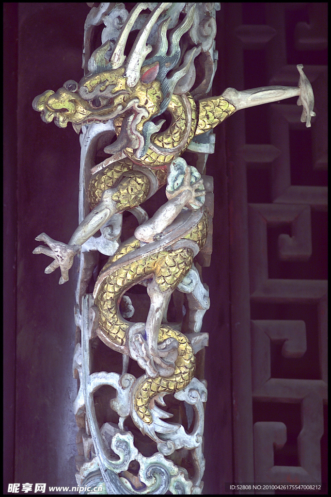 建築 石樓 石獅子 石牌 銅鈴 石柱