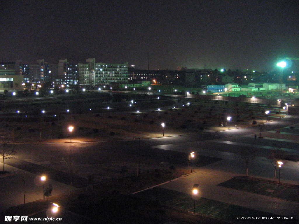 浙江大學城市學院夜景
