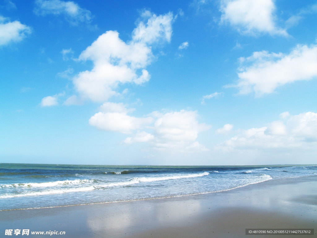 海滨 海滩 蓝天 白云 大海 波浪 意境
