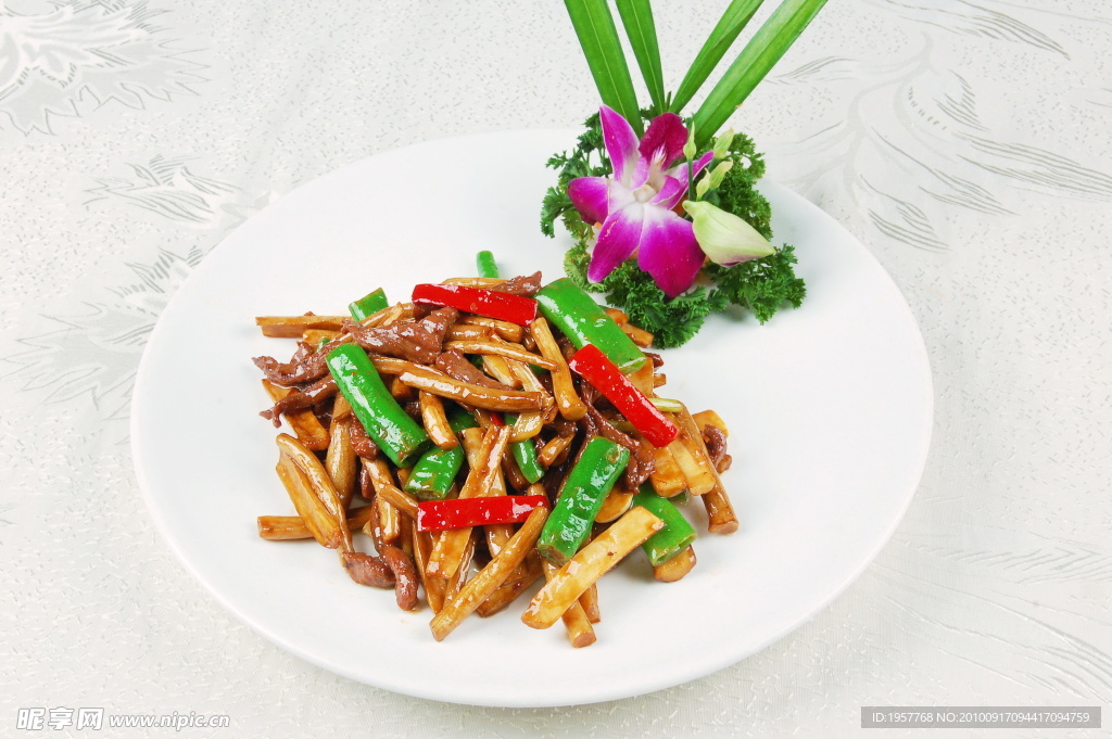 干媽牛柳茶樹菇爆杭椒