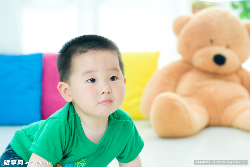 可愛(ài)男孩