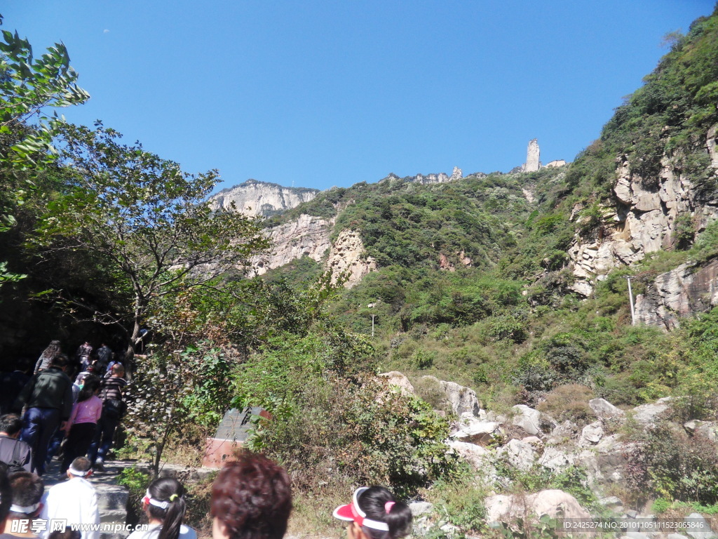 關(guān)山紅石峽
