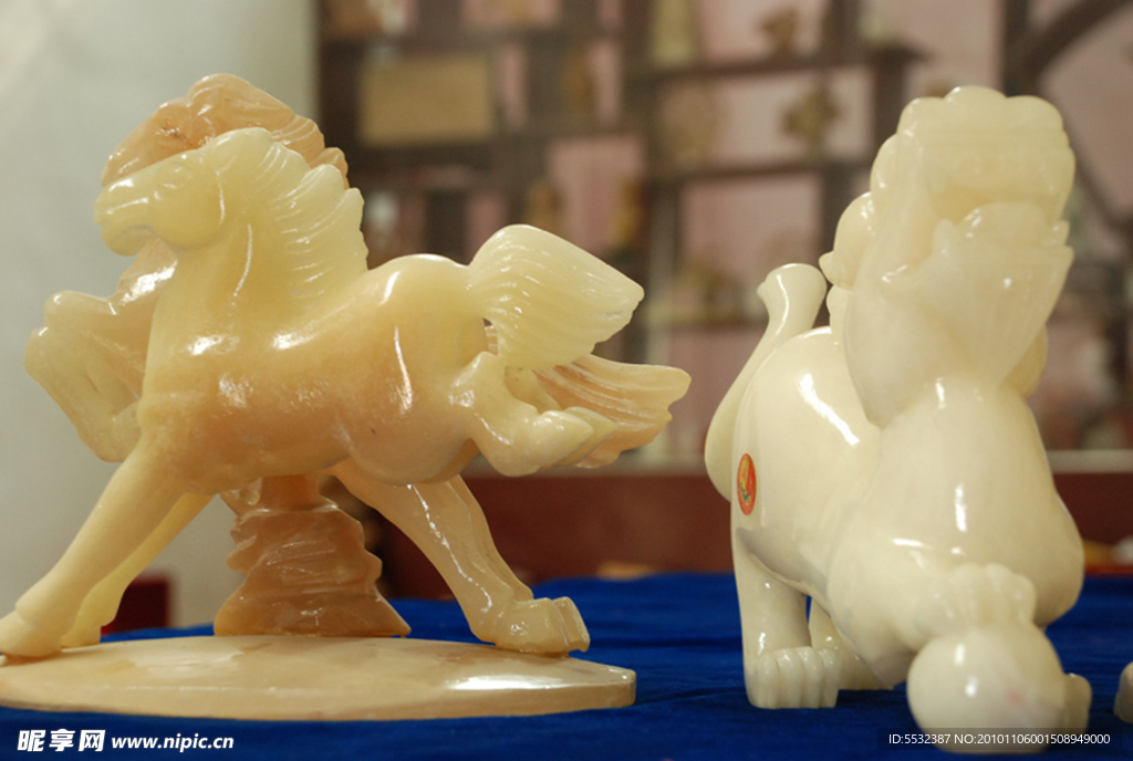 膏雕動(dòng)物工藝品