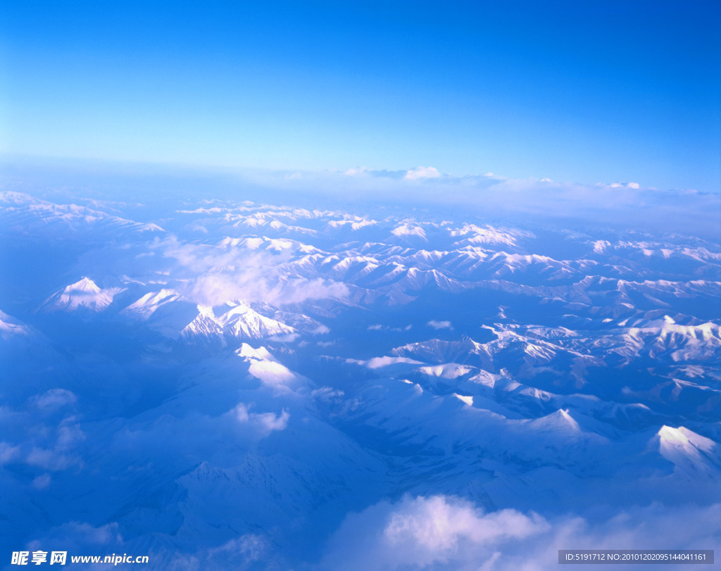 藍(lán)天雪山