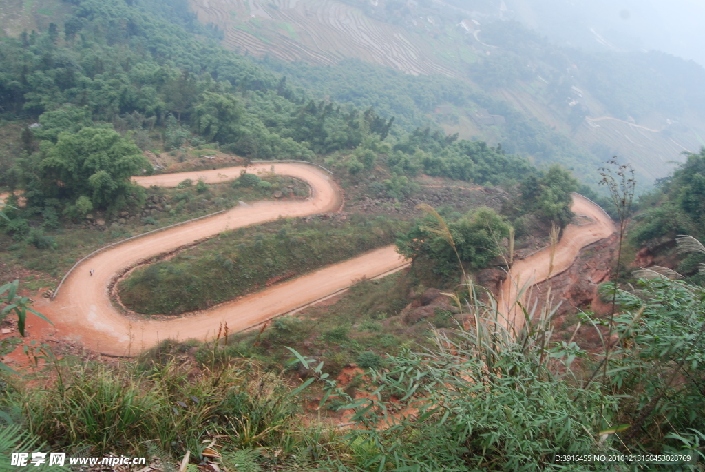 “S”型公路