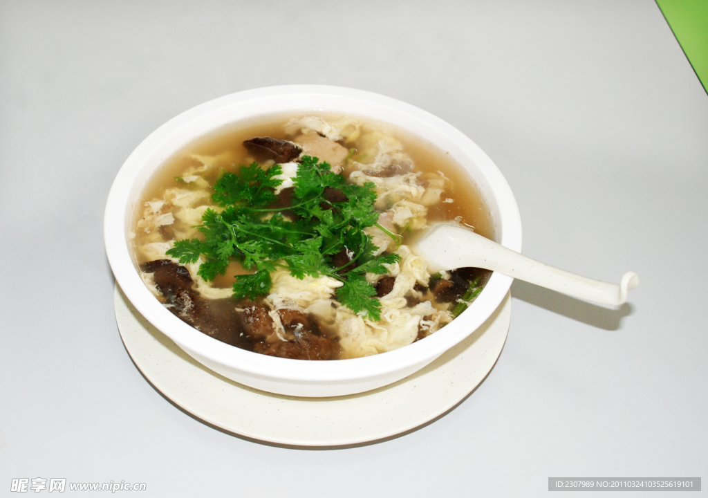 松菇蛋湯