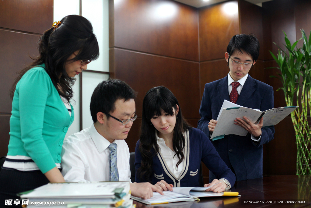 商務(wù)辦工場(chǎng)景 會(huì)議討論 企業(yè)公司形象
