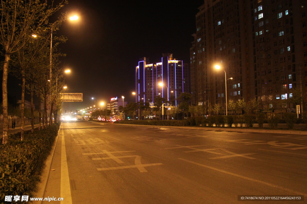 道路夜景