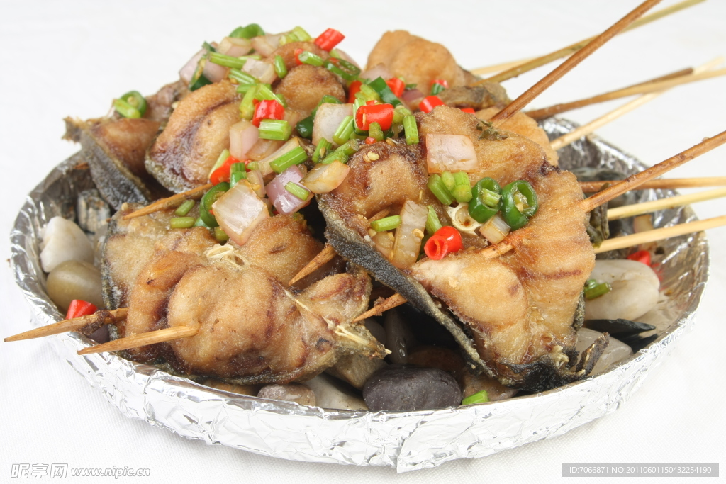 鐵板石烤魚(yú)