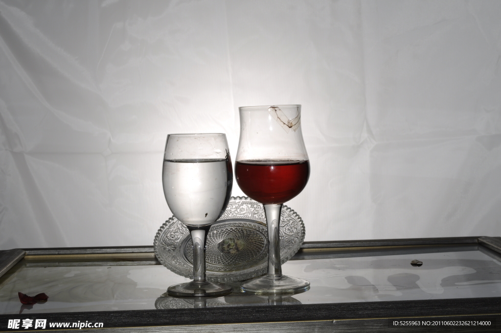酒杯暗輪廓效果