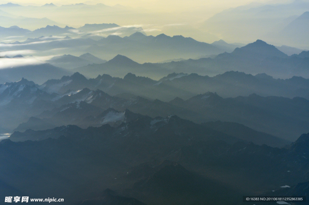 群山