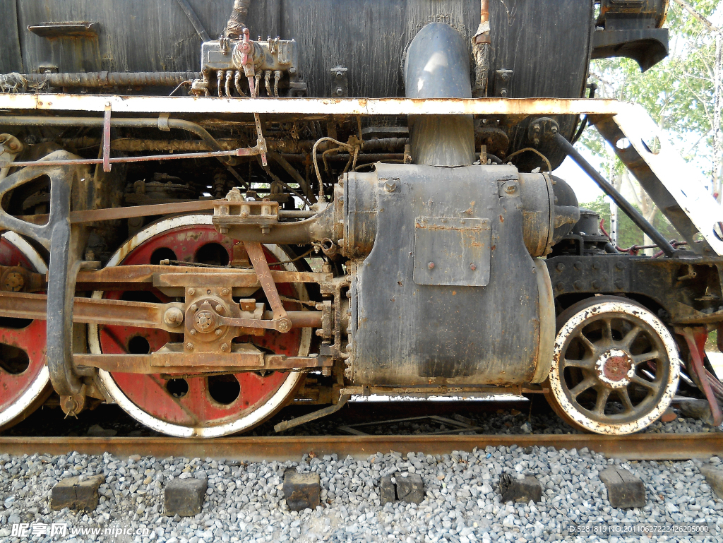 蒸汽机车主轮与汽缸