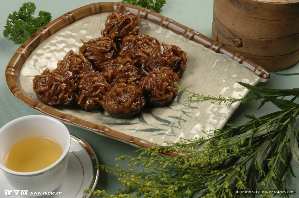 炊包心肉丸