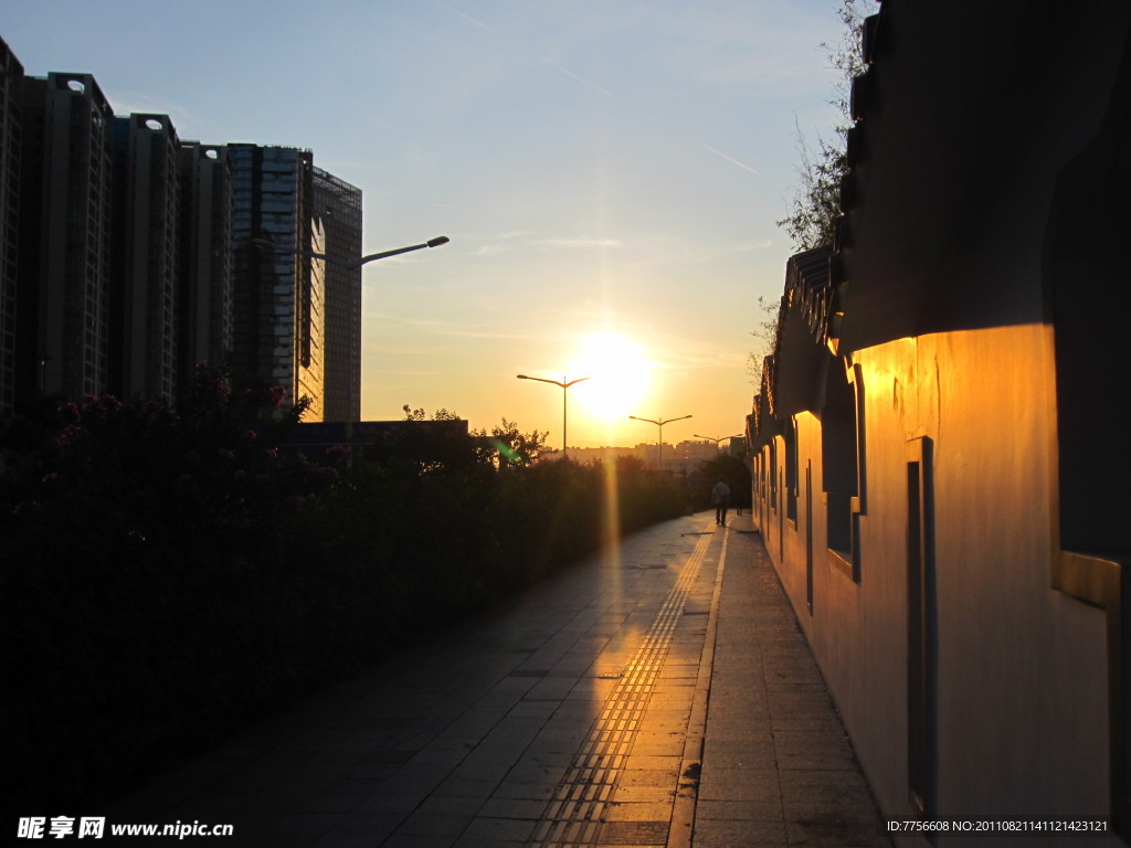 夕陽下
