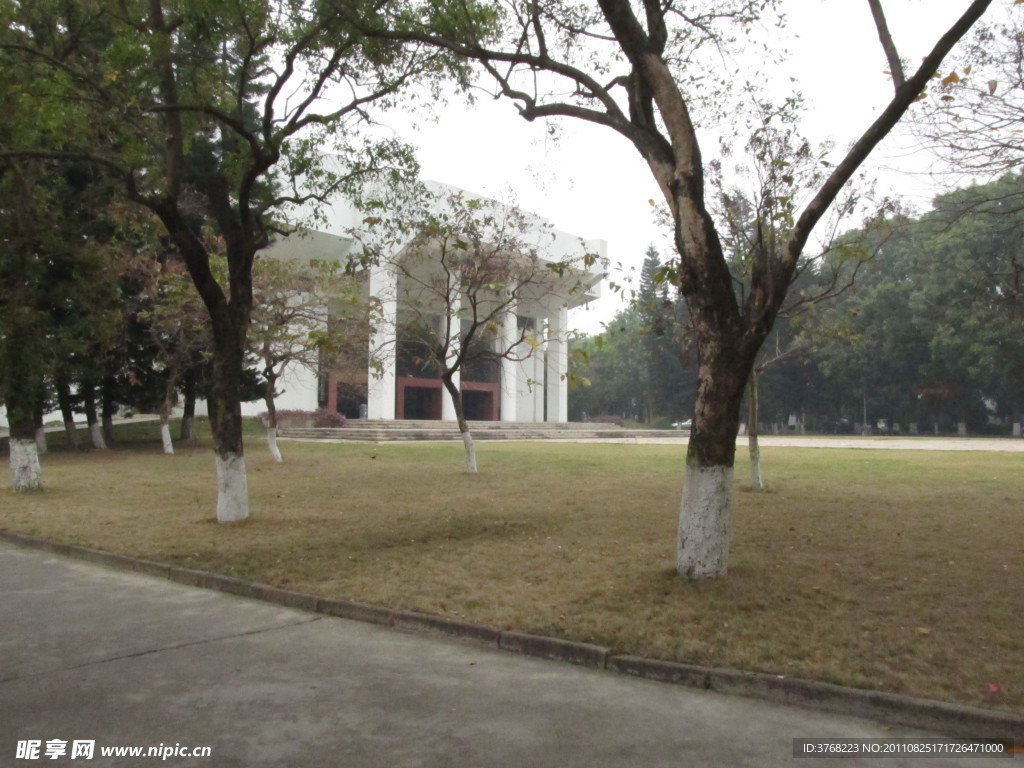 大學(xué)一角