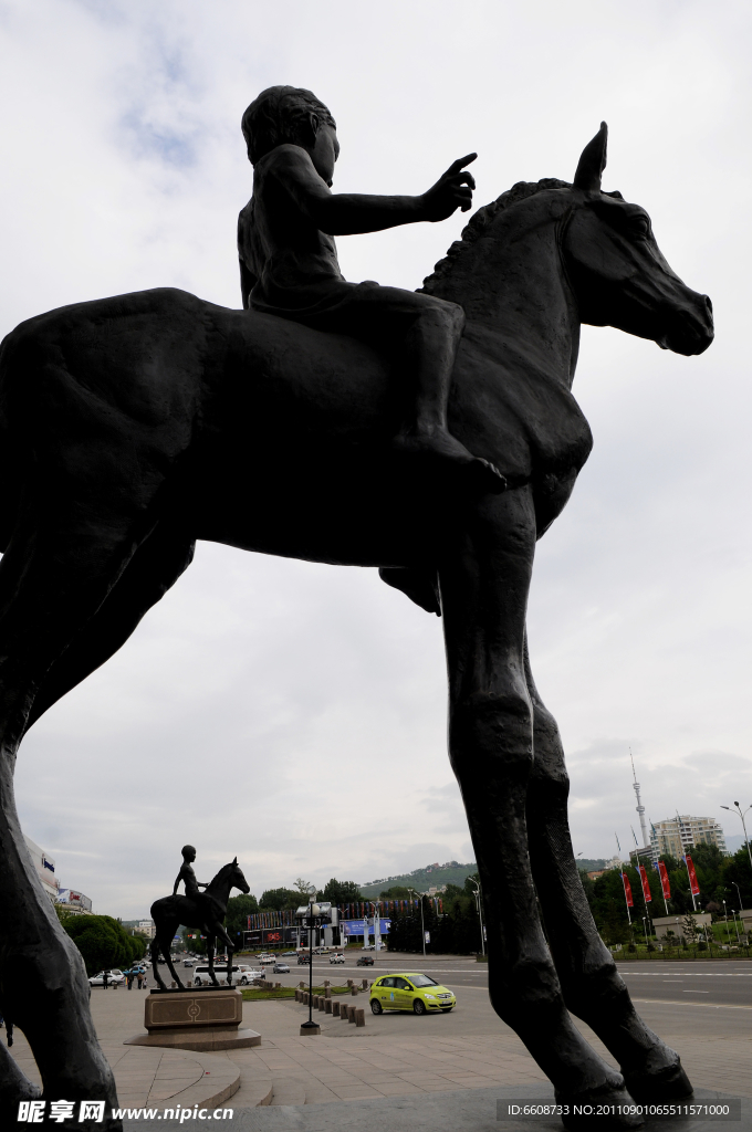 兒童小馬雕塑