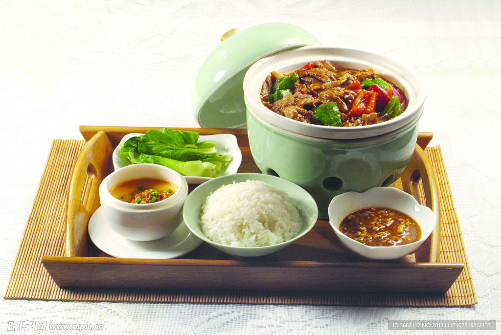 沙爹牛肉湯煲(沙爹 黑椒味)