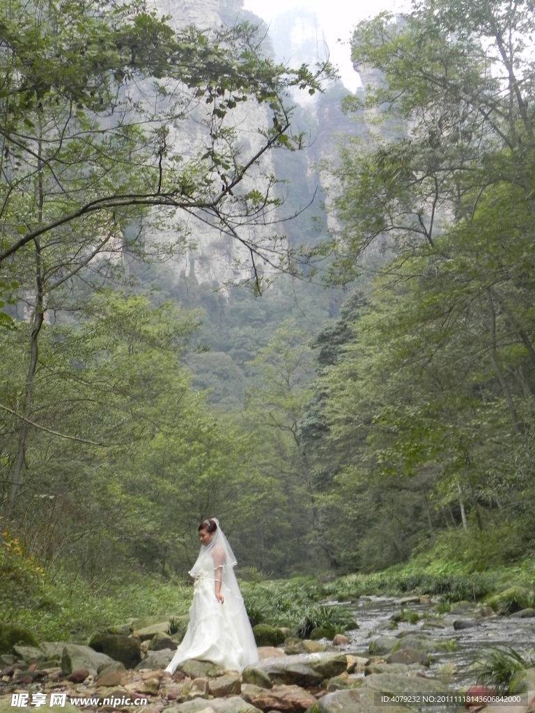 张家界美景之一角 新娘和山水
