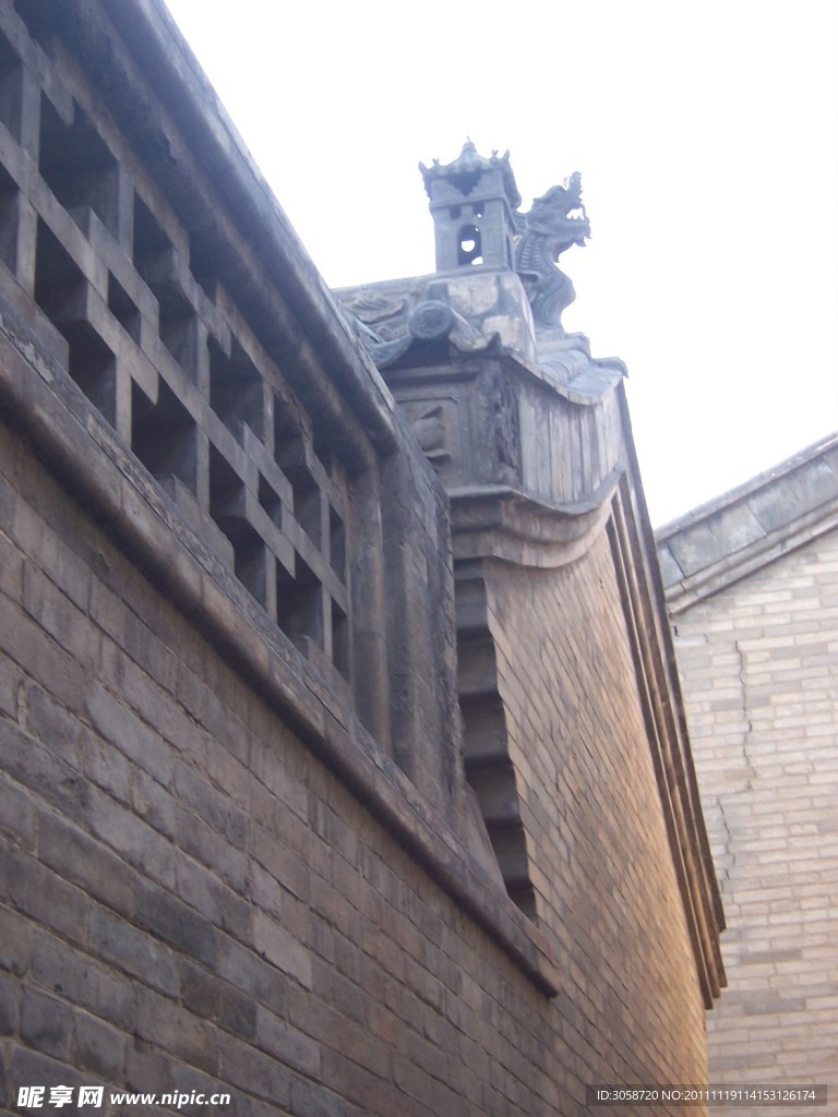 山西建筑