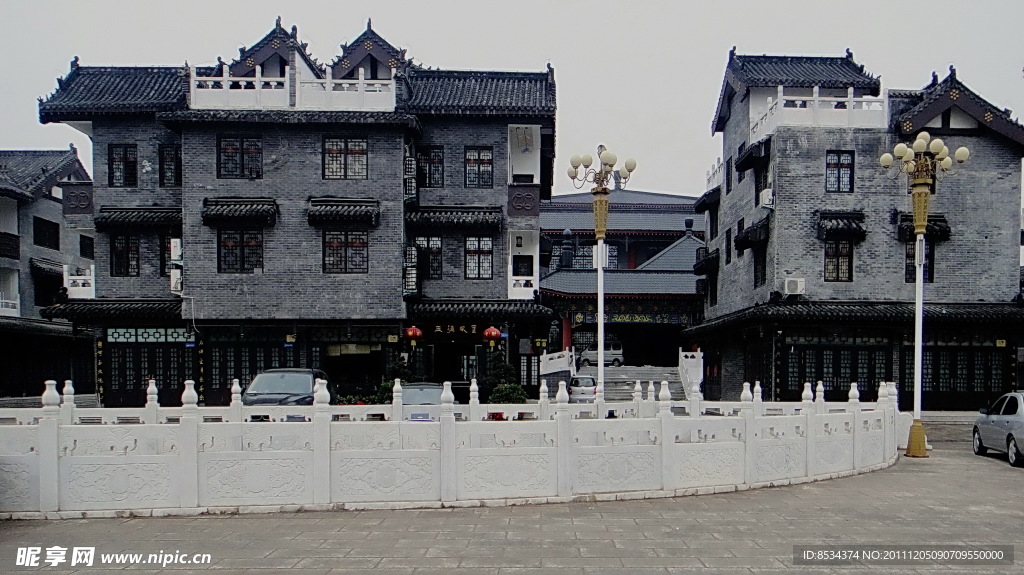 新村的排樓