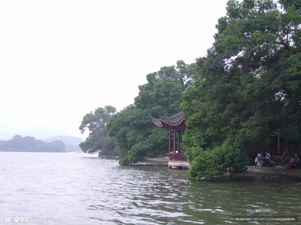 平湖秋月 湖亭