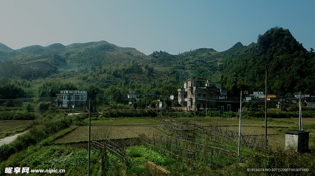 山村的樓群