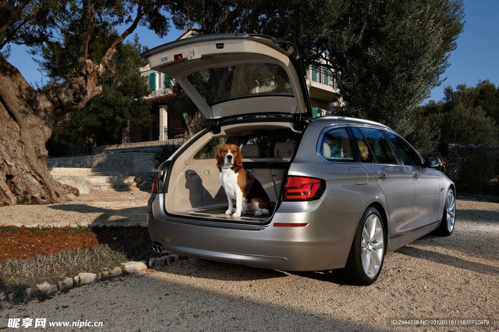 BMW 5系休旅