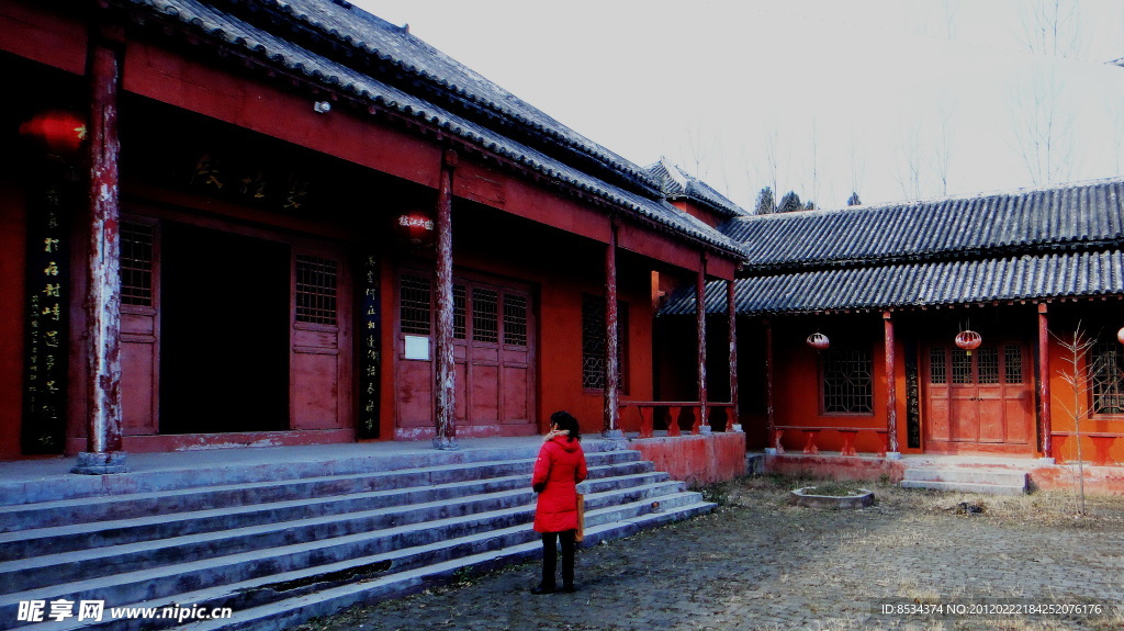 靚女出家